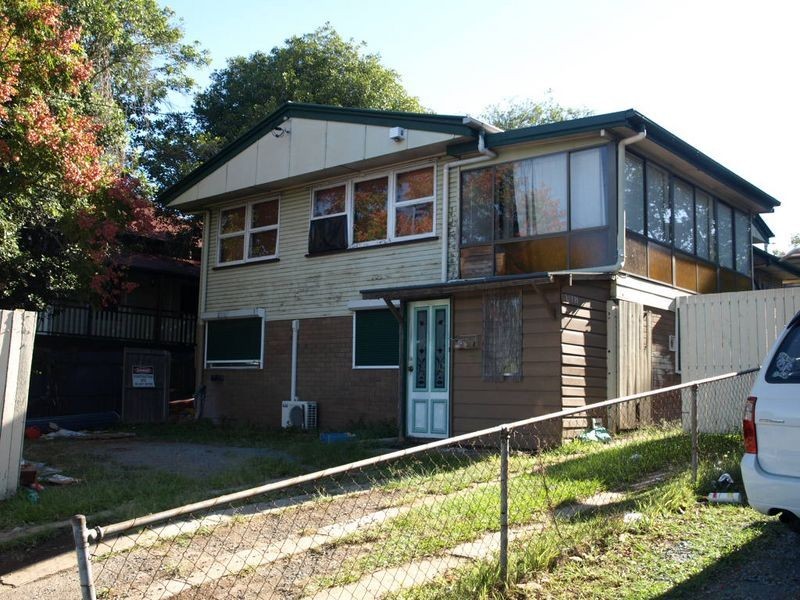 1094 Anzac Avenue, Petrie QLD 4502