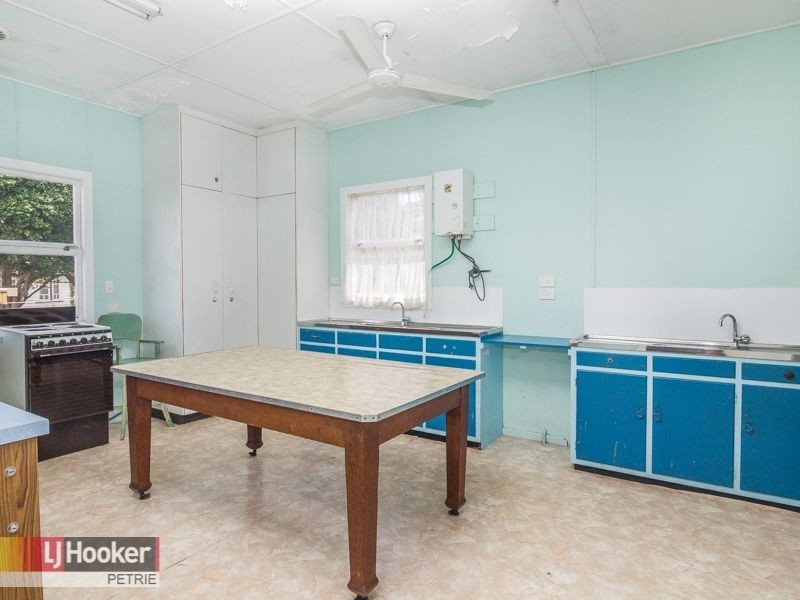 1058 Anzac Avenue, Petrie QLD 4502