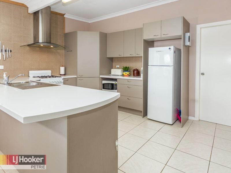 8 Armstrong Street, Petrie QLD 4502
