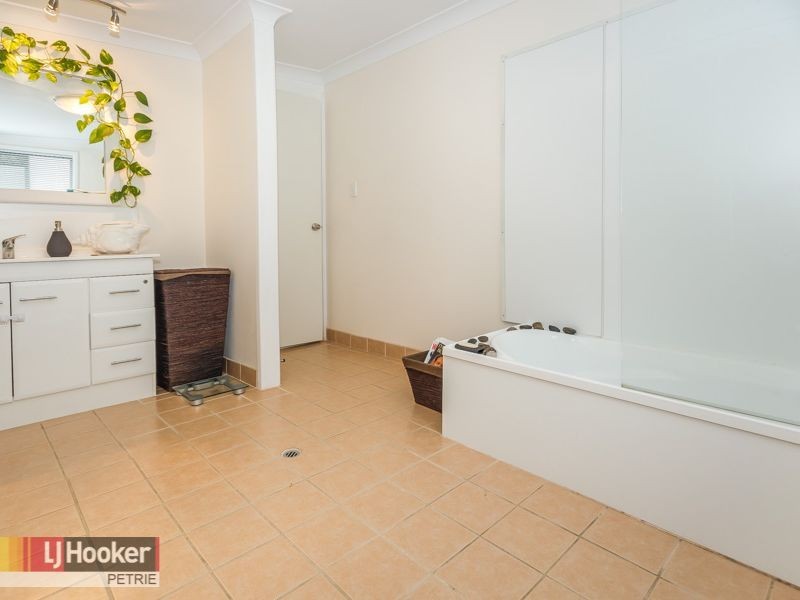 8 Armstrong Street, Petrie QLD 4502