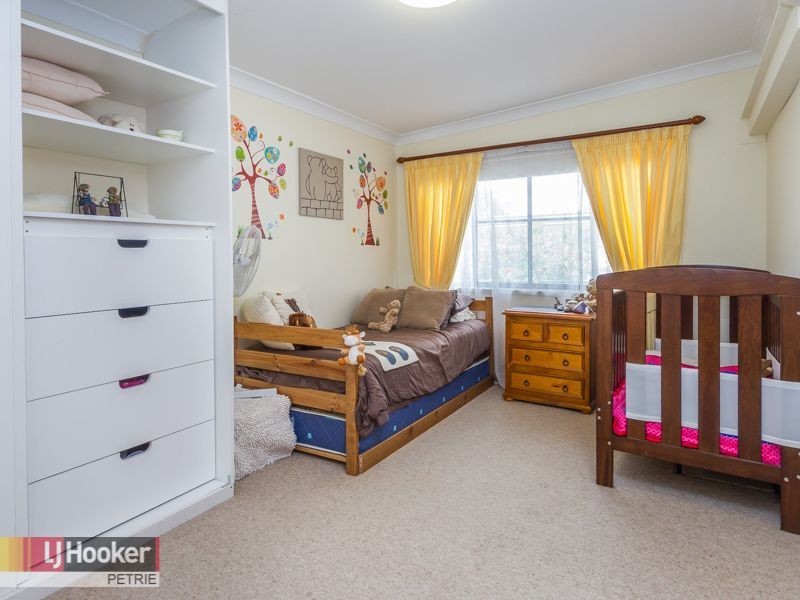 8 Armstrong Street, Petrie QLD 4502