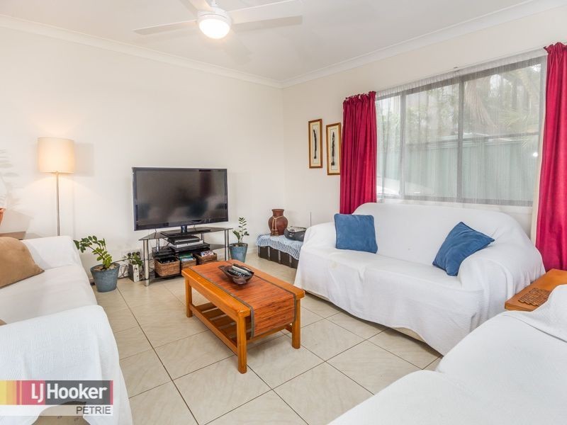 8 Armstrong Street, Petrie QLD 4502