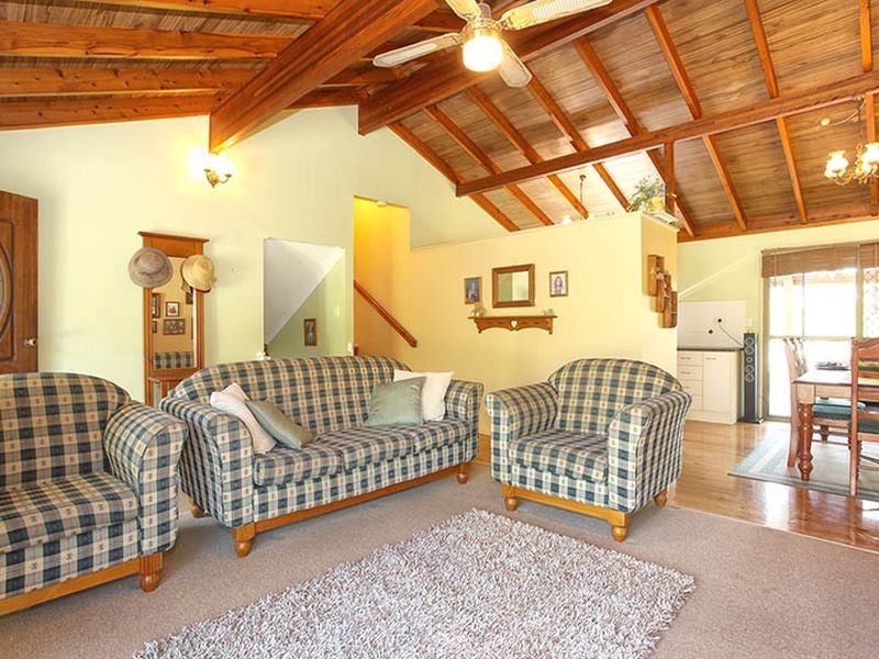 21 Chambery Road, Petrie QLD 4502