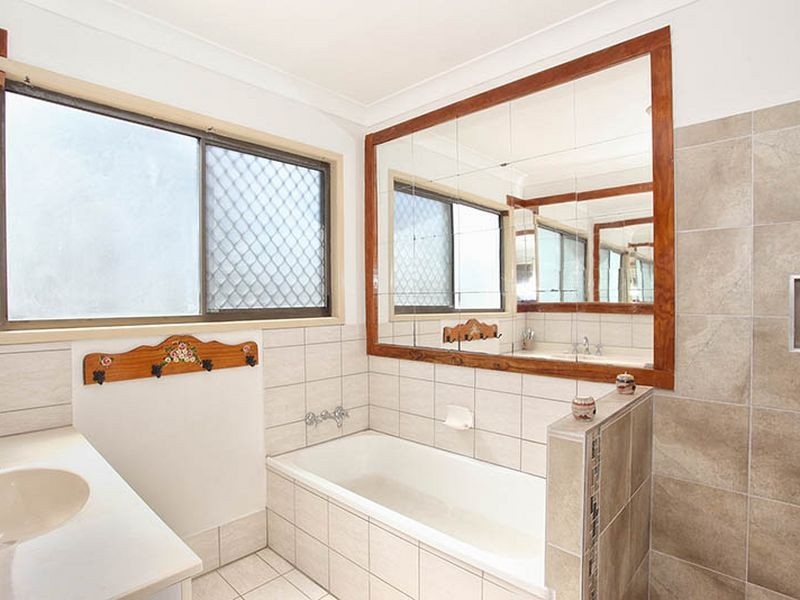 21 Chambery Road, Petrie QLD 4502