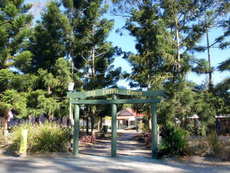 21 Chambery Road, Petrie QLD 4502