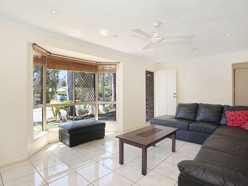 42 Vaucluse Cres, Petrie QLD 4502