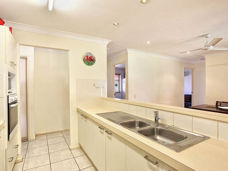 42 Vaucluse Cres, Petrie QLD 4502