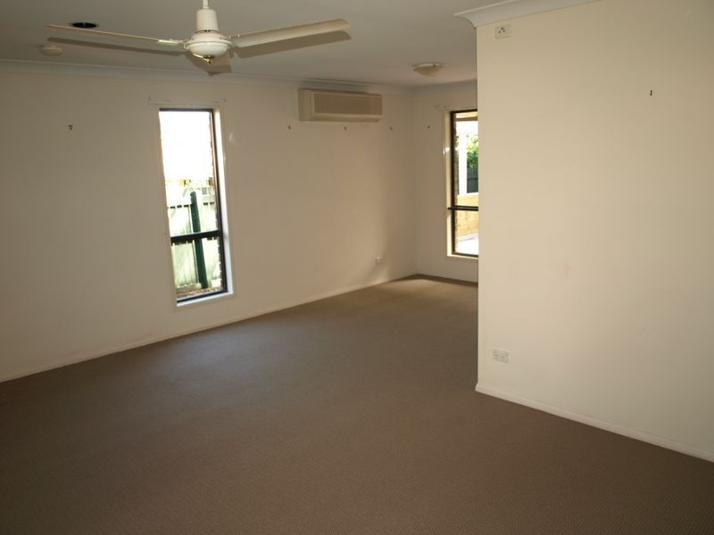 6 Newlands Avenue, Petrie QLD 4502