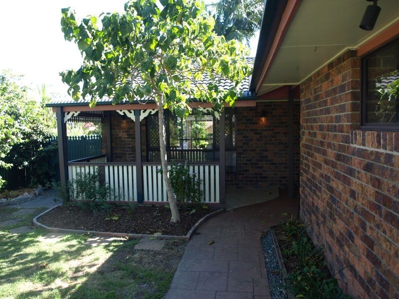 6 Newlands Avenue, Petrie QLD 4502