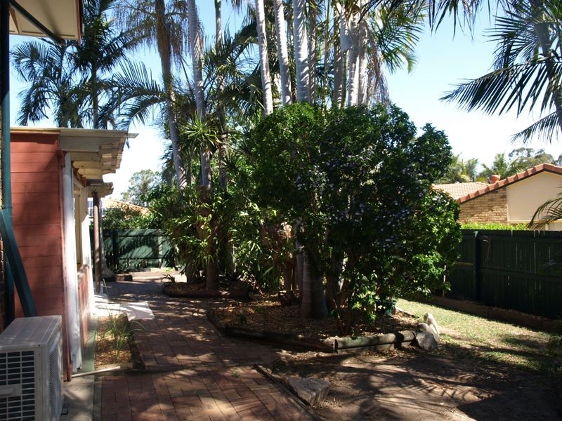 6 Newlands Avenue, Petrie QLD 4502