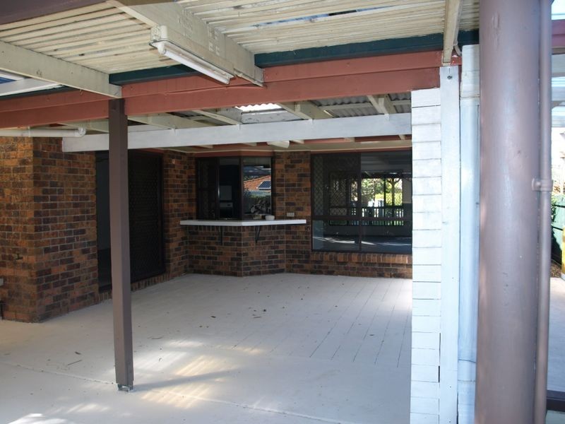 6 Newlands Avenue, Petrie QLD 4502