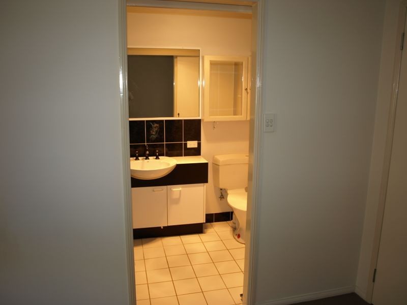 6 Newlands Avenue, Petrie QLD 4502