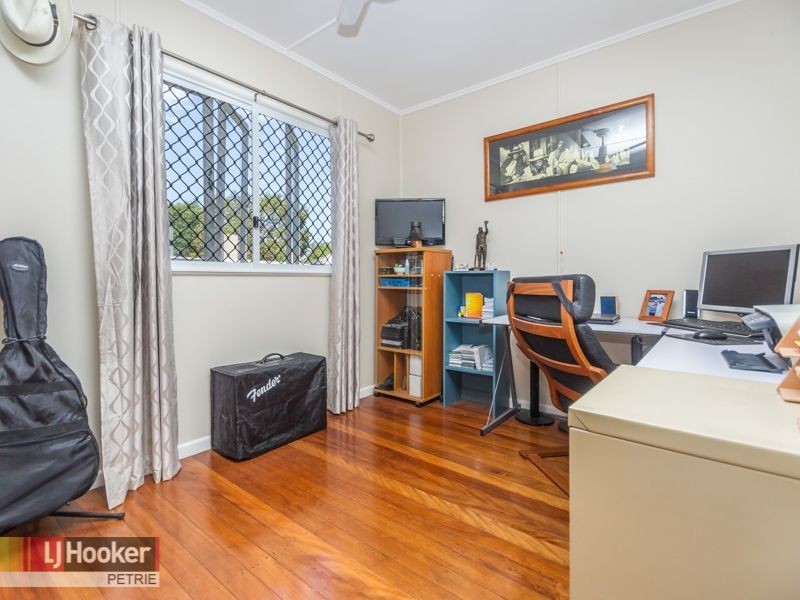 1 Houghton Street, Petrie QLD 4502