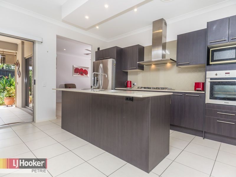 11 Eaton Close, North Lakes QLD 4509