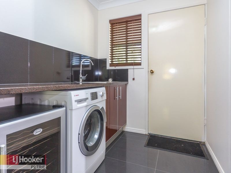 2 Normanhurst Court, Petrie QLD 4502