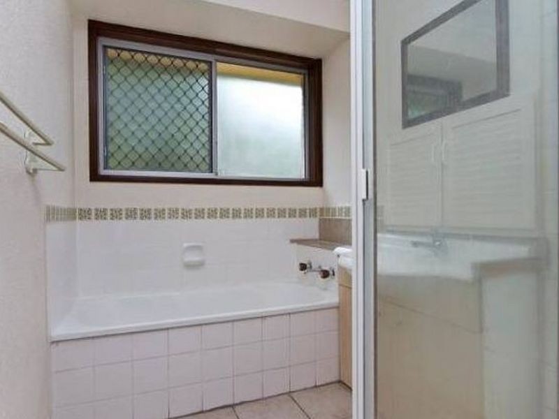 22 Macquaire Drive, Petrie QLD 4502