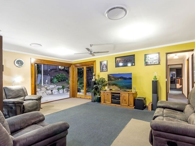 48 Eucumbene Drive, Petrie QLD 4502