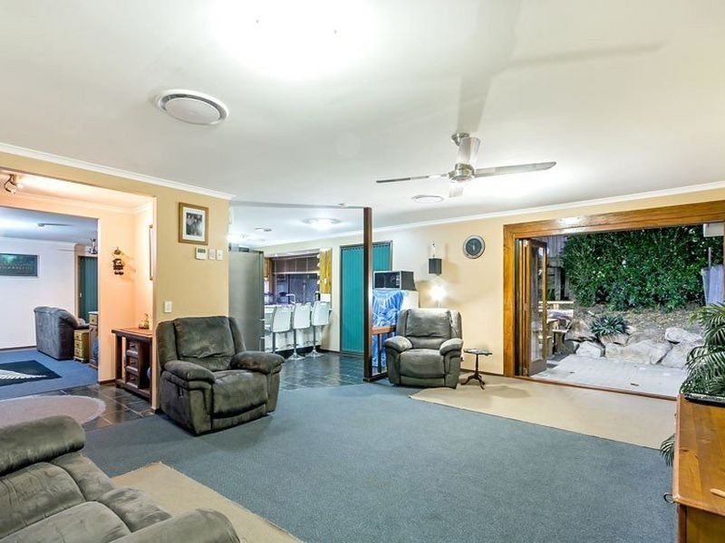 48 Eucumbene Drive, Petrie QLD 4502