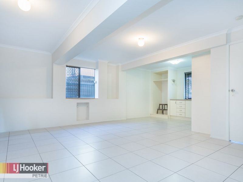 11 Forestville Rd, Petrie QLD 4502