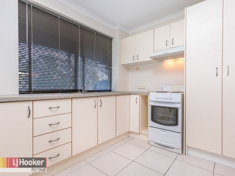 11 Forestville Rd, Petrie QLD 4502
