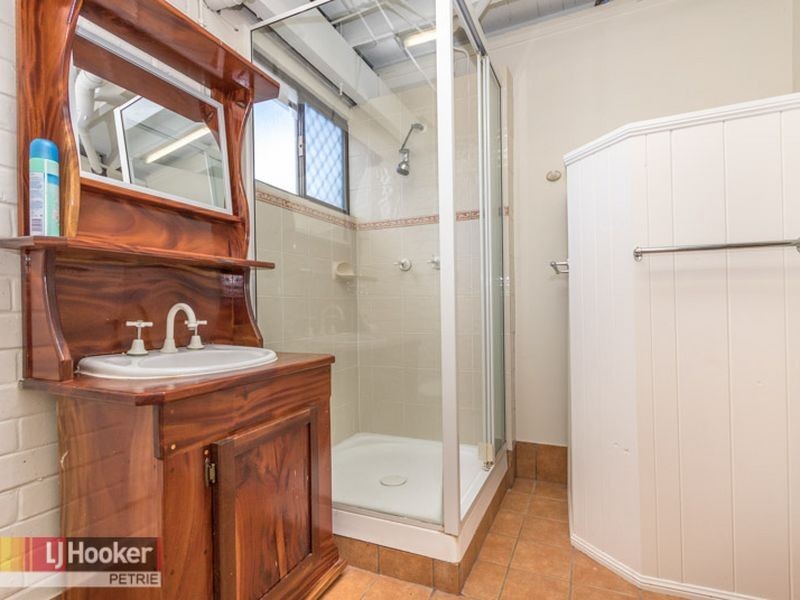 11 Forestville Rd, Petrie QLD 4502