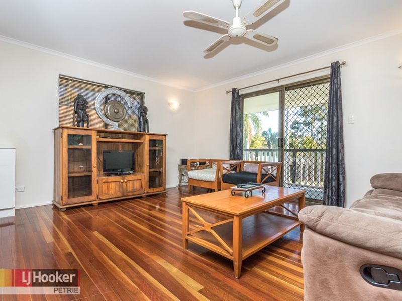 11 Forestville Rd, Petrie QLD 4502