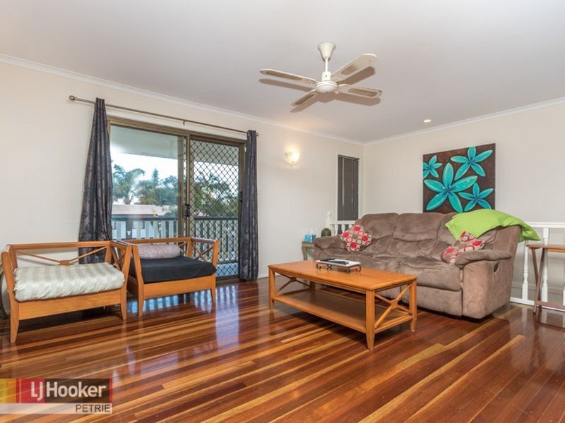11 Forestville Rd, Petrie QLD 4502