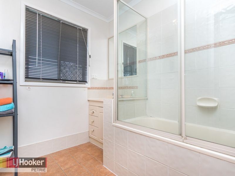 11 Forestville Rd, Petrie QLD 4502
