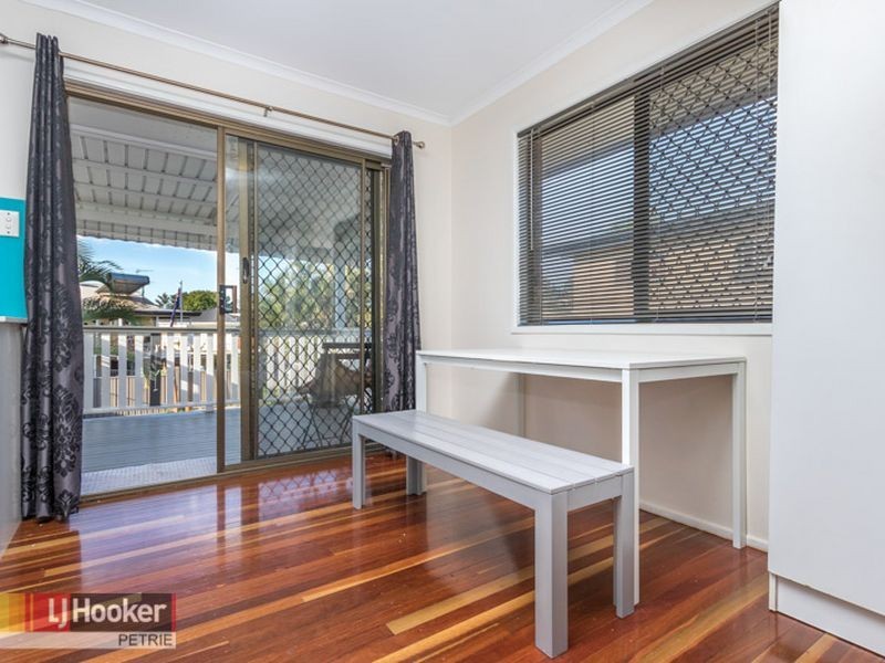 11 Forestville Rd, Petrie QLD 4502