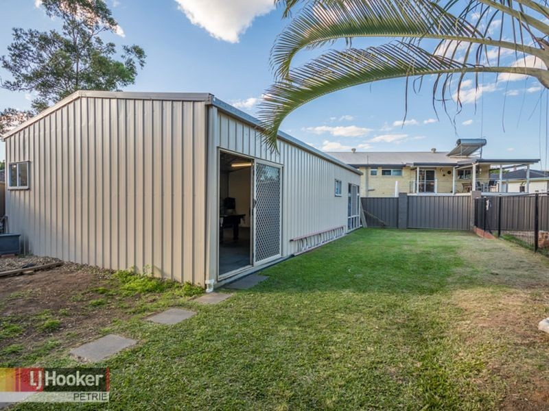 11 Forestville Rd, Petrie QLD 4502