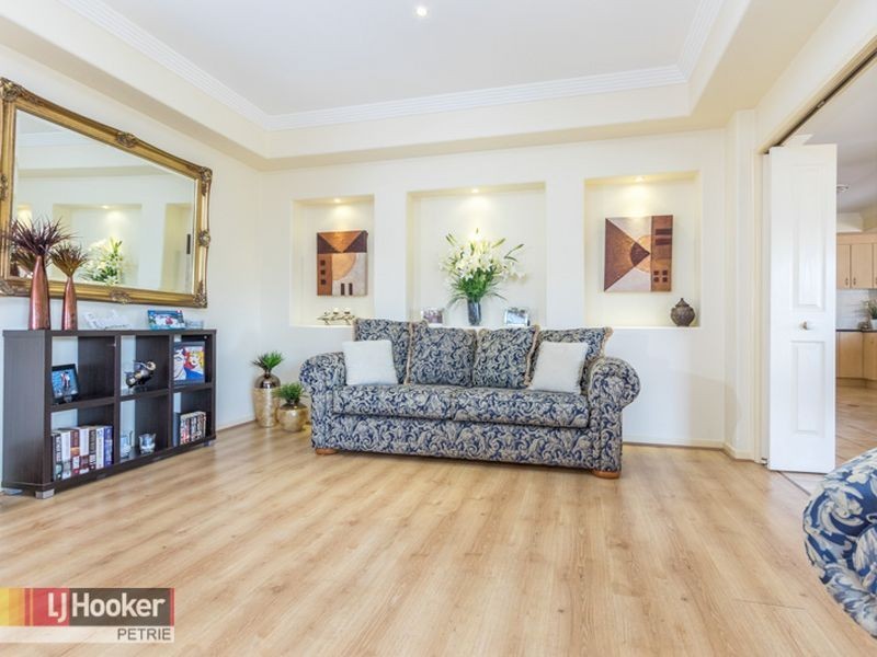 8 Turnbull Court, Petrie QLD 4502