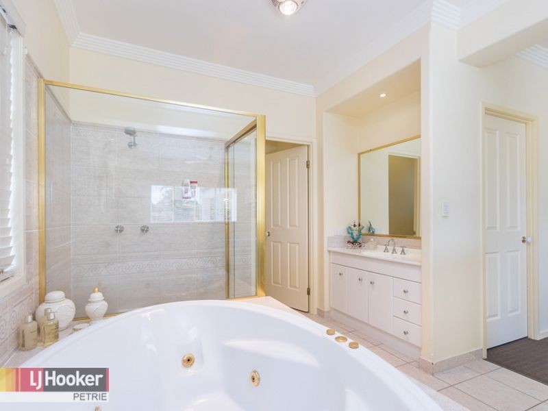 8 Turnbull Court, Petrie QLD 4502