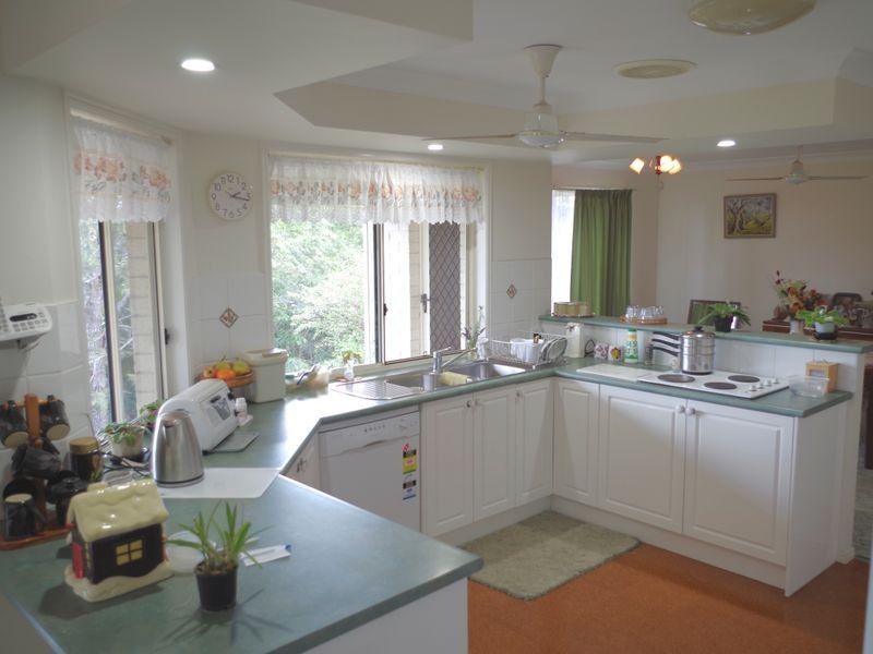 34 Inverpine Court, Petrie QLD 4502