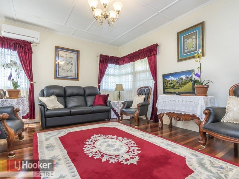 5 Tandoor Drive, Petrie QLD 4502