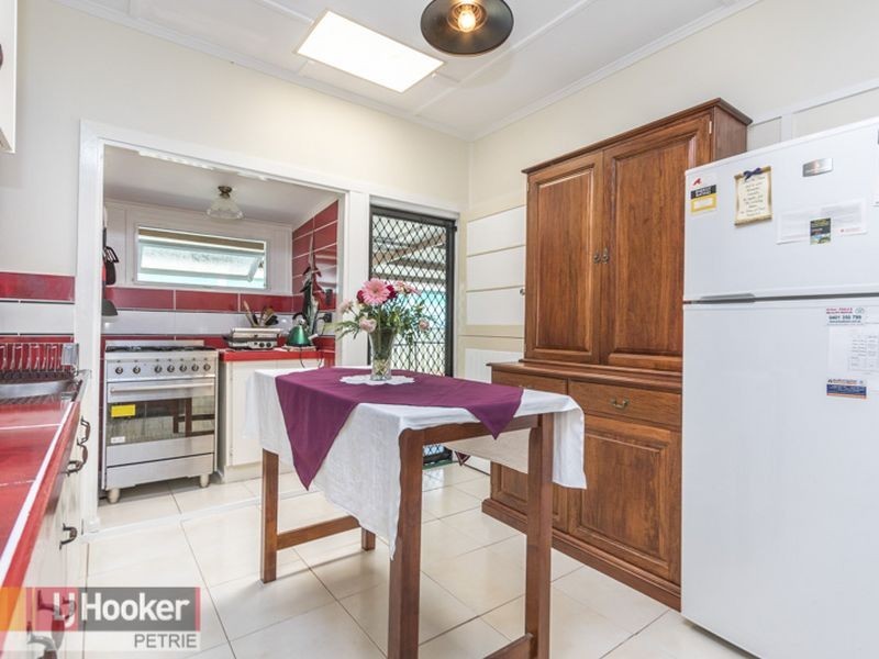 5 Tandoor Drive, Petrie QLD 4502