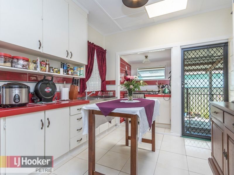 5 Tandoor Drive, Petrie QLD 4502