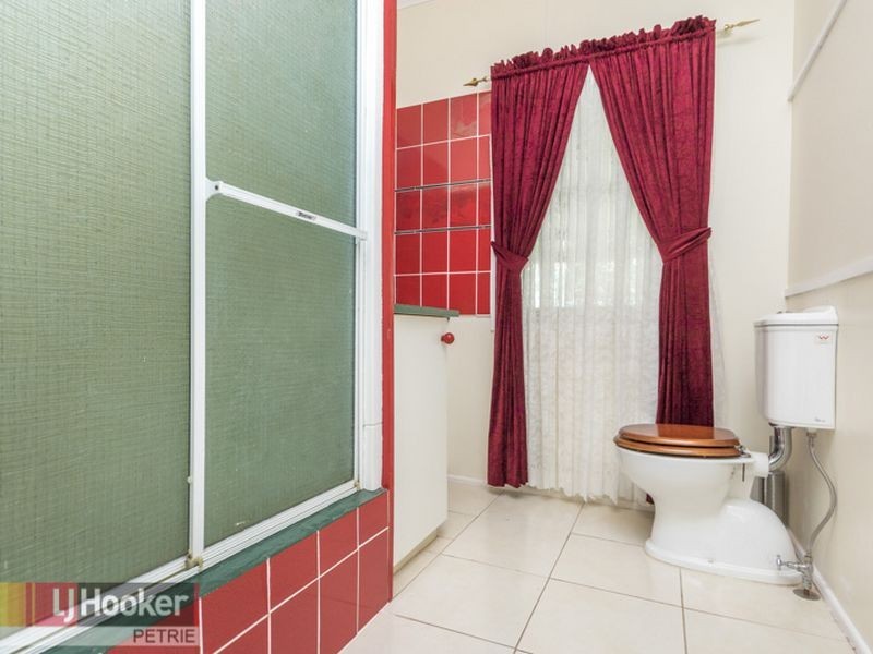 5 Tandoor Drive, Petrie QLD 4502