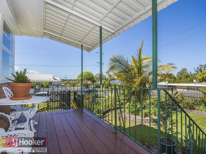 5 Tandoor Drive, Petrie QLD 4502