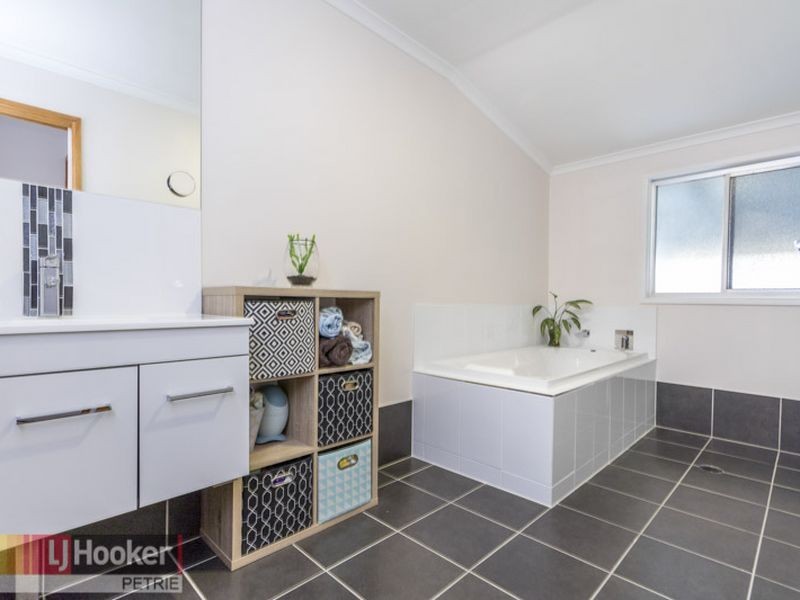 22 Killara Cres, Petrie QLD 4502