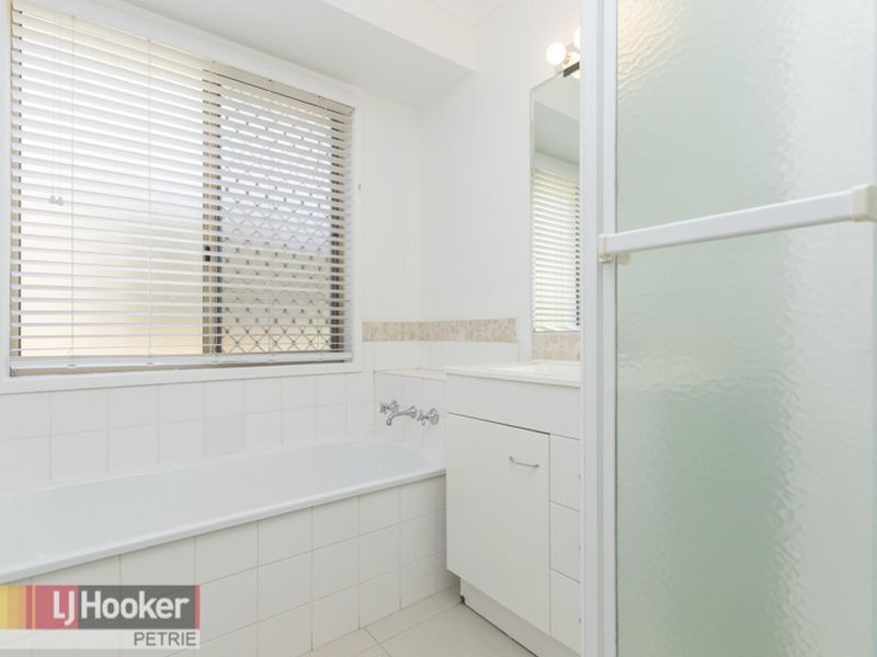 2 Brewster Court, Petrie QLD 4502