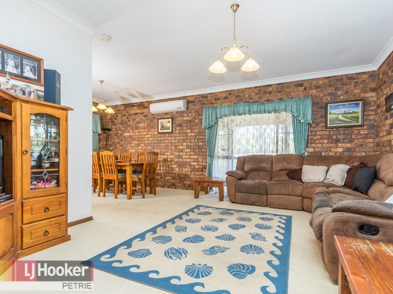 26 Whiteside Rd, Whiteside QLD 4503