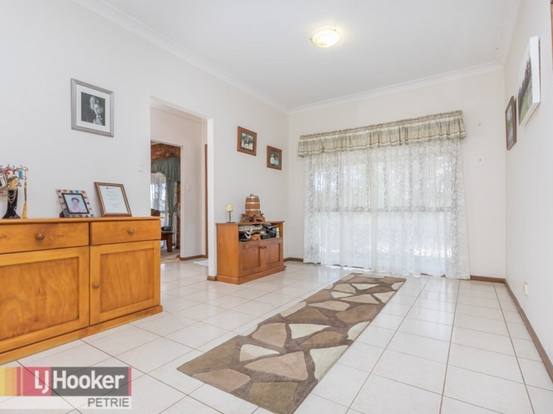 26 Whiteside Rd, Whiteside QLD 4503