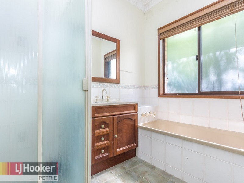 26 Whiteside Rd, Whiteside QLD 4503