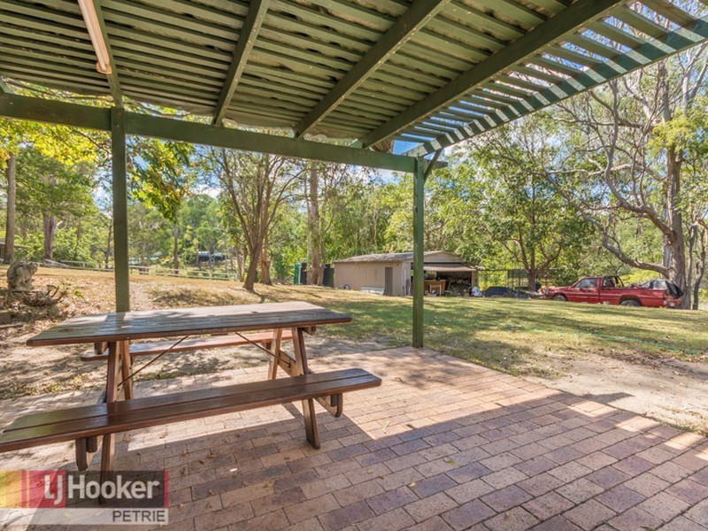 26 Whiteside Rd, Whiteside QLD 4503