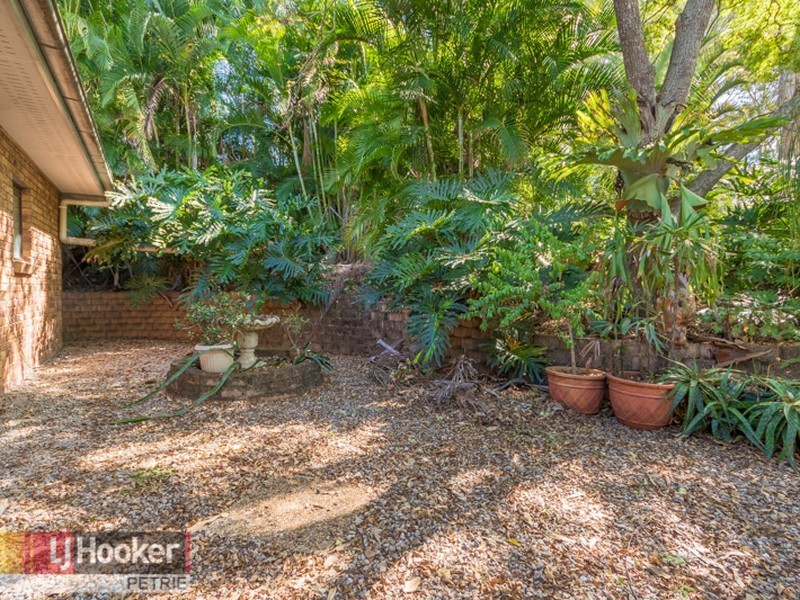 26 Whiteside Rd, Whiteside QLD 4503