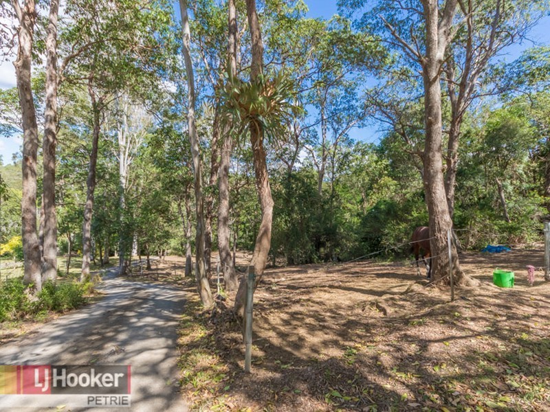 26 Whiteside Rd, Whiteside QLD 4503
