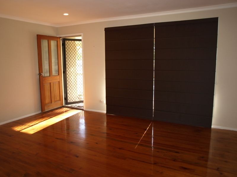 16 Kurwongbah Dr, Petrie QLD 4502