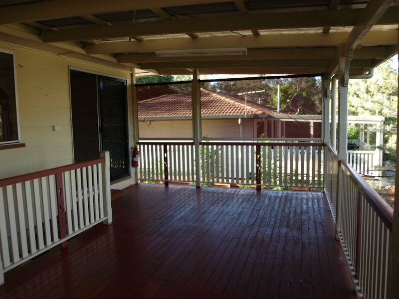 16 Kurwongbah Dr, Petrie QLD 4502
