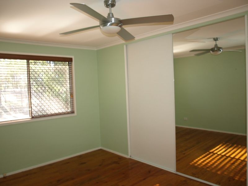 16 Kurwongbah Dr, Petrie QLD 4502