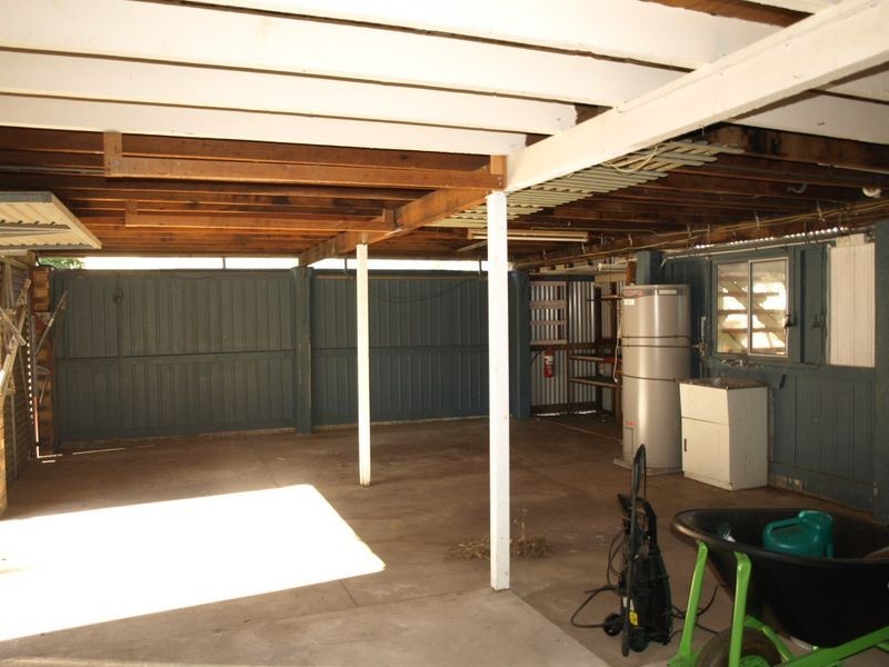 16 Kurwongbah Dr, Petrie QLD 4502